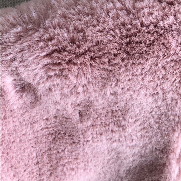 NEW Faux-Fur Pull-Through Scarf - Picture 2 of 5